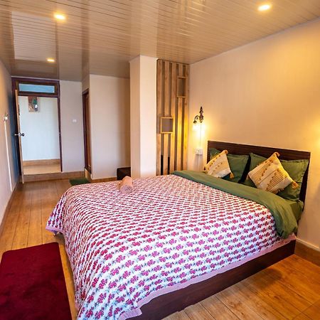 Monratino Himadrie -2 Mins Walk From Mall Road - All Rooms Have Kanchenjunga Mountain View ดาร์จีลิง ภายนอก รูปภาพ