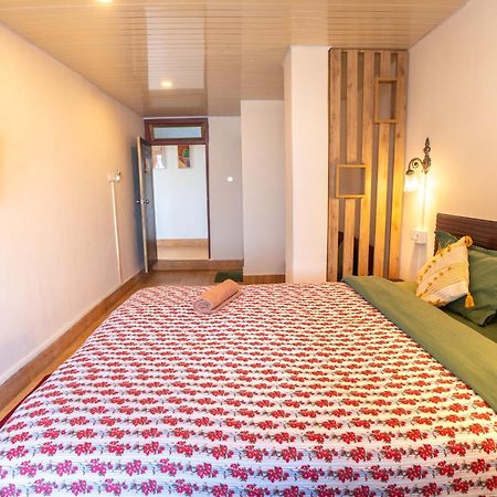 Monratino Himadrie -2 Mins Walk From Mall Road - All Rooms Have Kanchenjunga Mountain View ดาร์จีลิง ภายนอก รูปภาพ