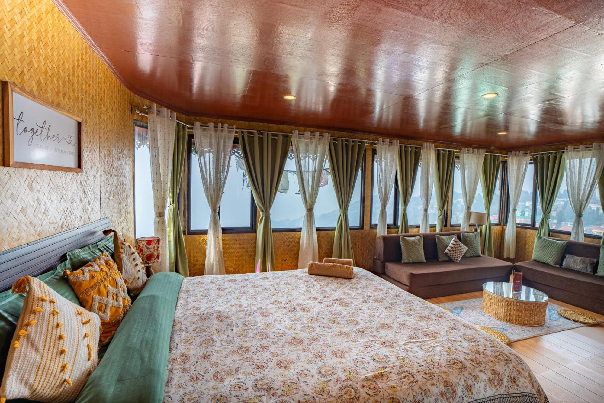 Monratino Himadrie -2 Mins Walk From Mall Road - All Rooms Have Kanchenjunga Mountain View ดาร์จีลิง ภายนอก รูปภาพ