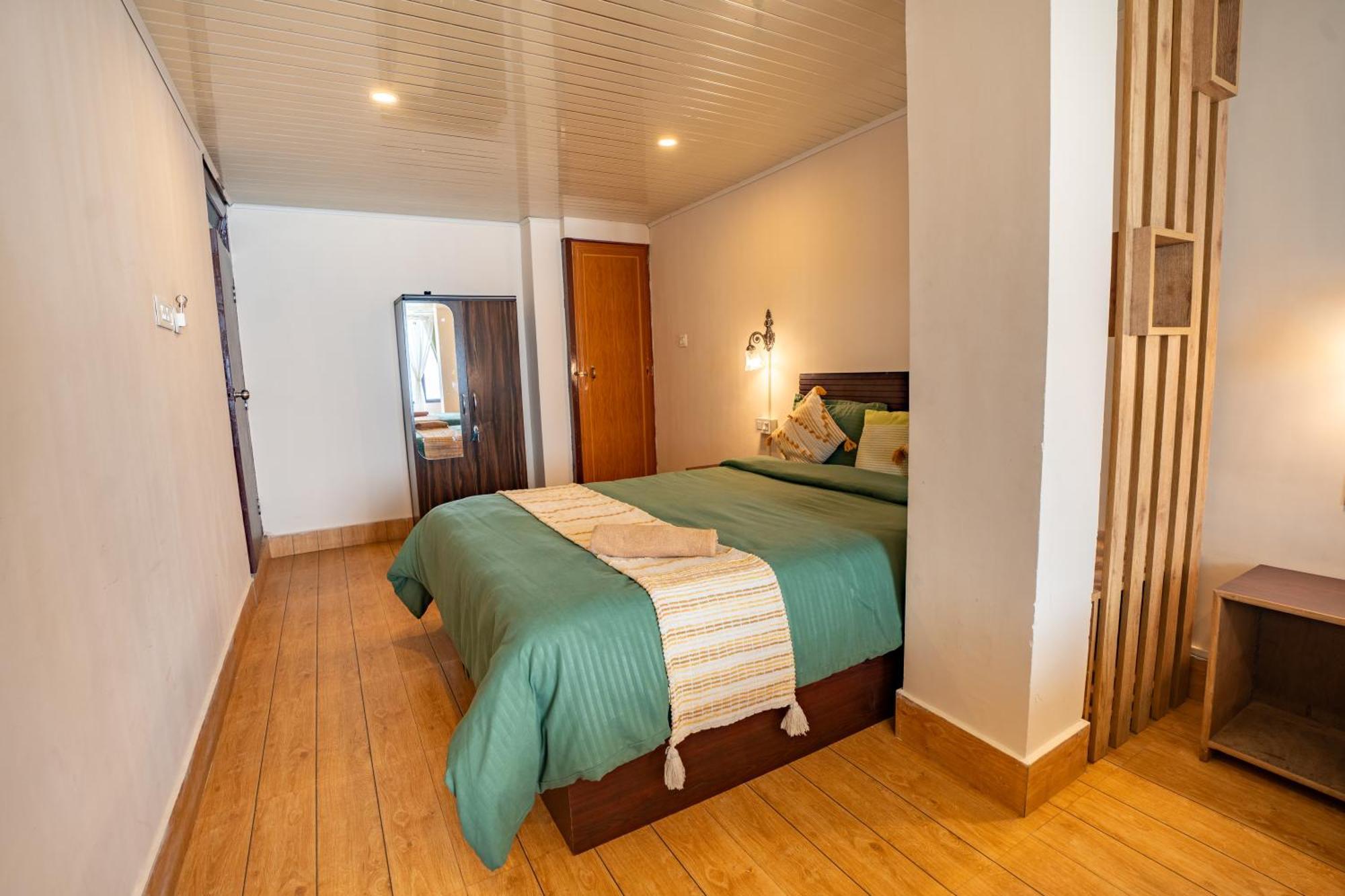 Monratino Himadrie -2 Mins Walk From Mall Road - All Rooms Have Kanchenjunga Mountain View ดาร์จีลิง ภายนอก รูปภาพ