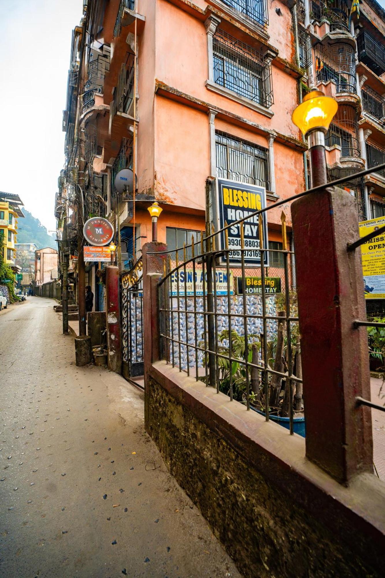 Monratino Himadrie -2 Mins Walk From Mall Road - All Rooms Have Kanchenjunga Mountain View ดาร์จีลิง ภายนอก รูปภาพ