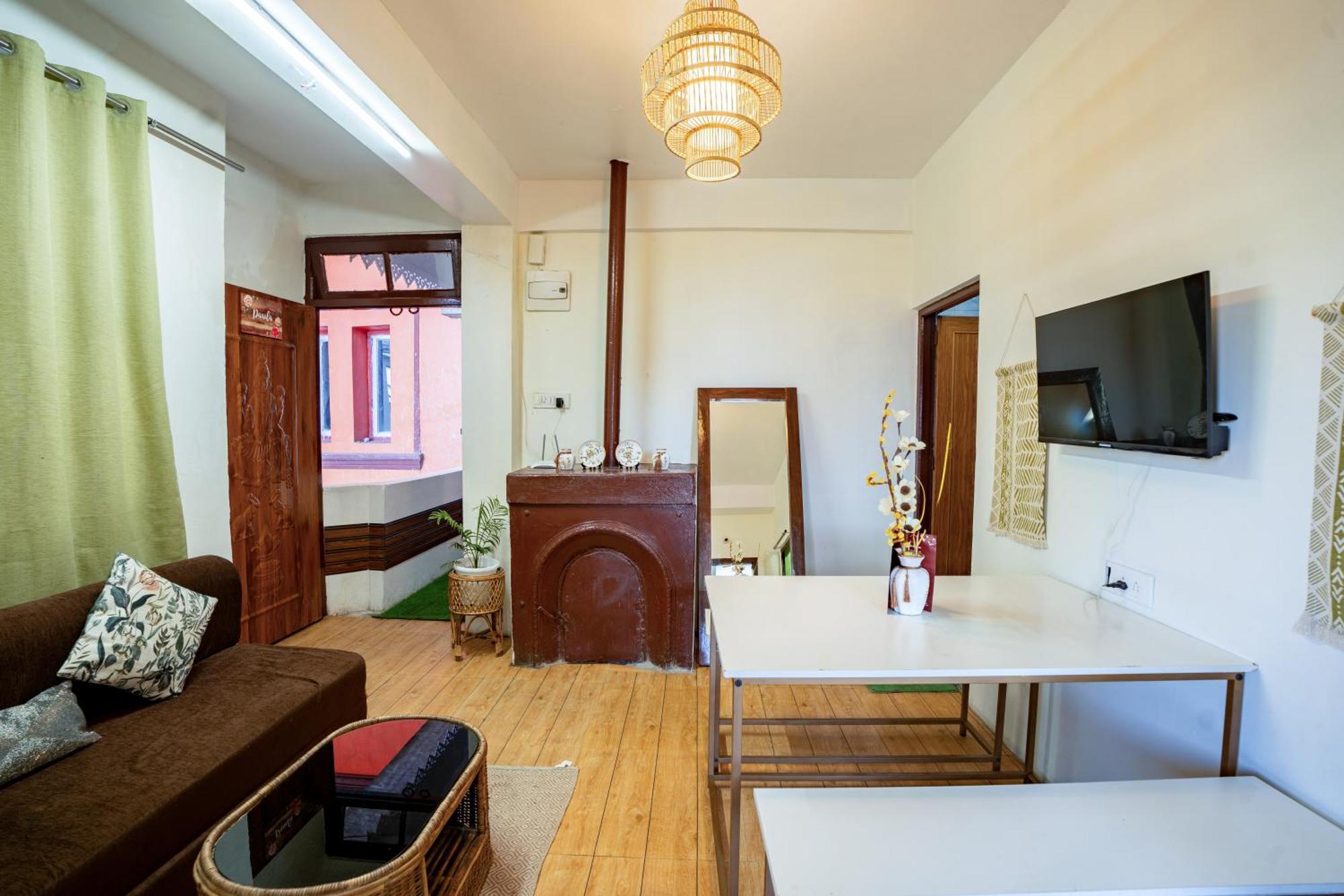Monratino Himadrie -2 Mins Walk From Mall Road - All Rooms Have Kanchenjunga Mountain View ดาร์จีลิง ภายนอก รูปภาพ
