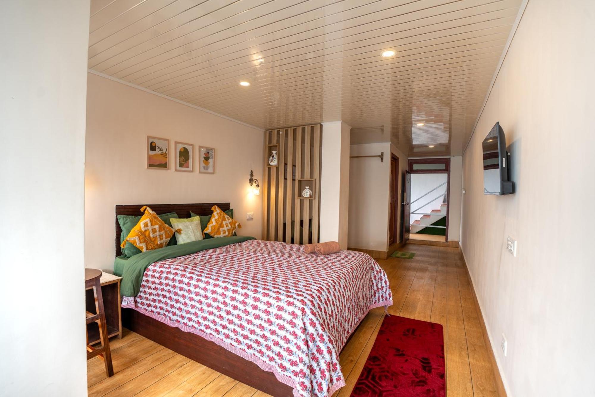 Monratino Himadrie -2 Mins Walk From Mall Road - All Rooms Have Kanchenjunga Mountain View ดาร์จีลิง ภายนอก รูปภาพ