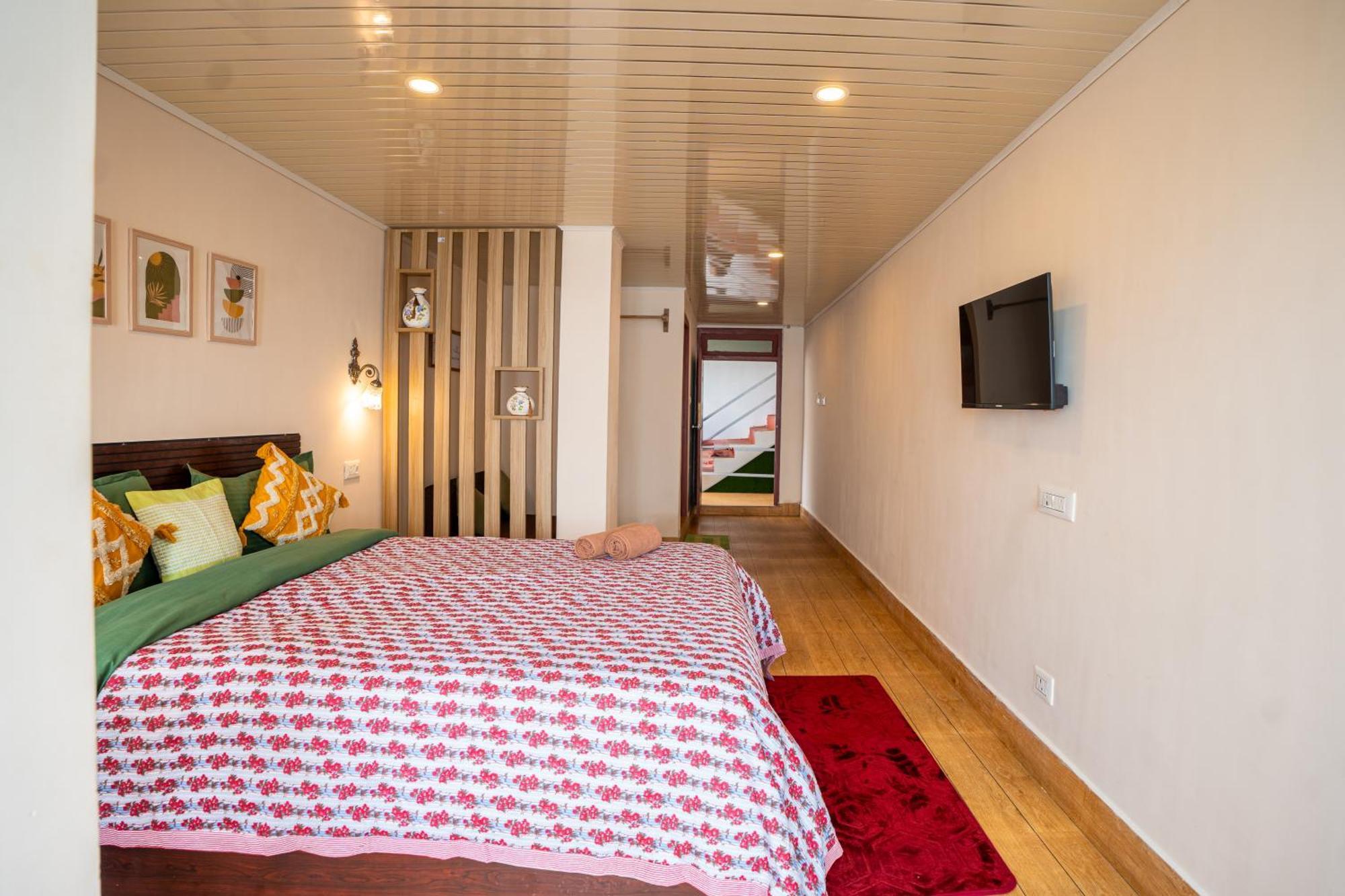 Monratino Himadrie -2 Mins Walk From Mall Road - All Rooms Have Kanchenjunga Mountain View ดาร์จีลิง ภายนอก รูปภาพ