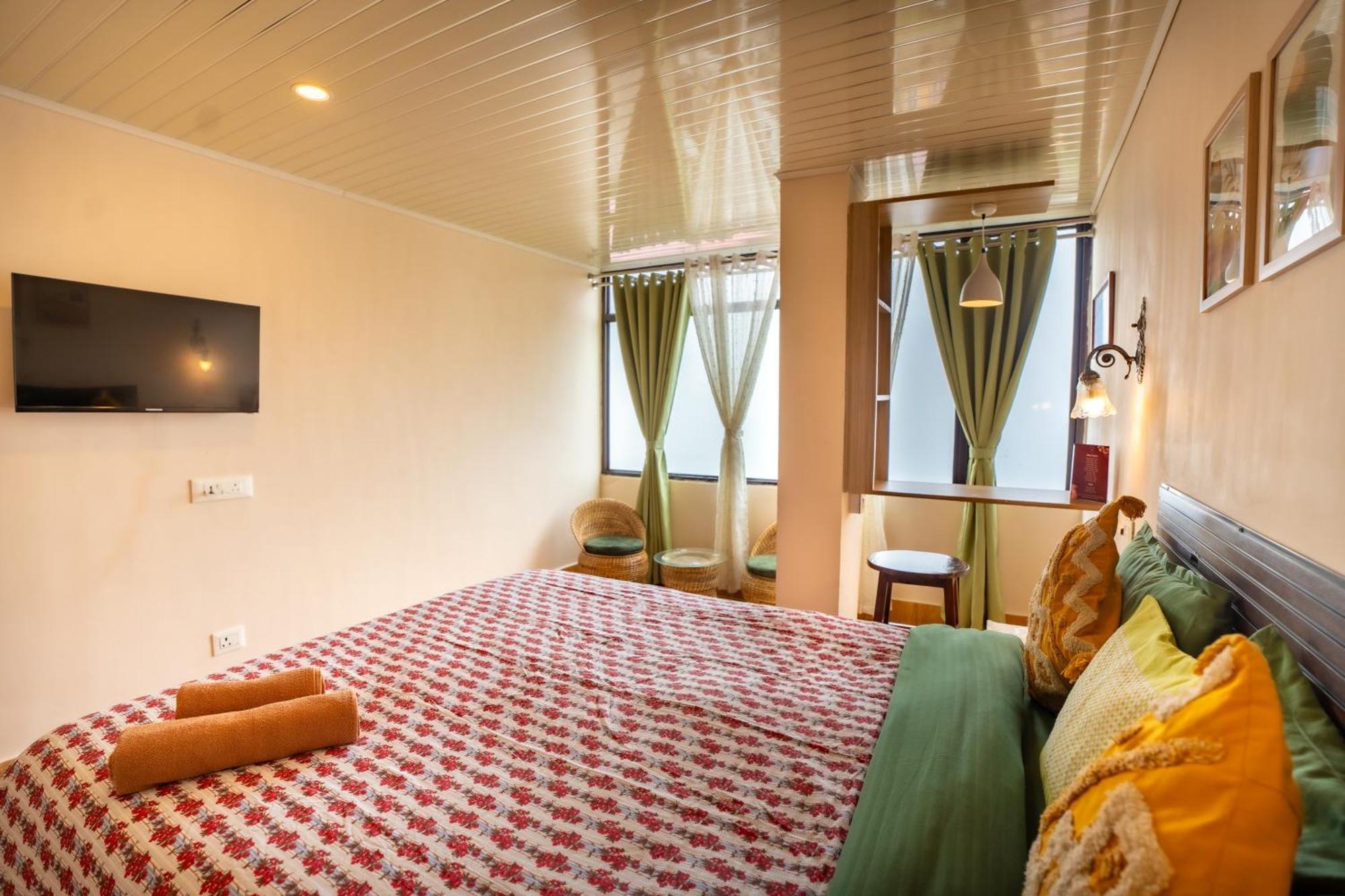 Monratino Himadrie -2 Mins Walk From Mall Road - All Rooms Have Kanchenjunga Mountain View ดาร์จีลิง ภายนอก รูปภาพ