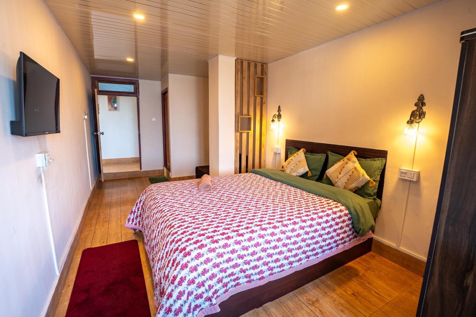 Monratino Himadrie -2 Mins Walk From Mall Road - All Rooms Have Kanchenjunga Mountain View ดาร์จีลิง ภายนอก รูปภาพ