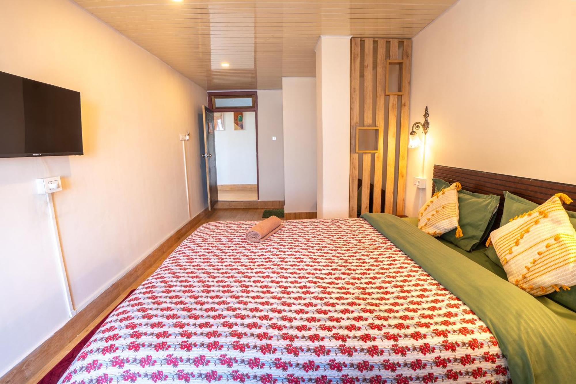 Monratino Himadrie -2 Mins Walk From Mall Road - All Rooms Have Kanchenjunga Mountain View ดาร์จีลิง ภายนอก รูปภาพ